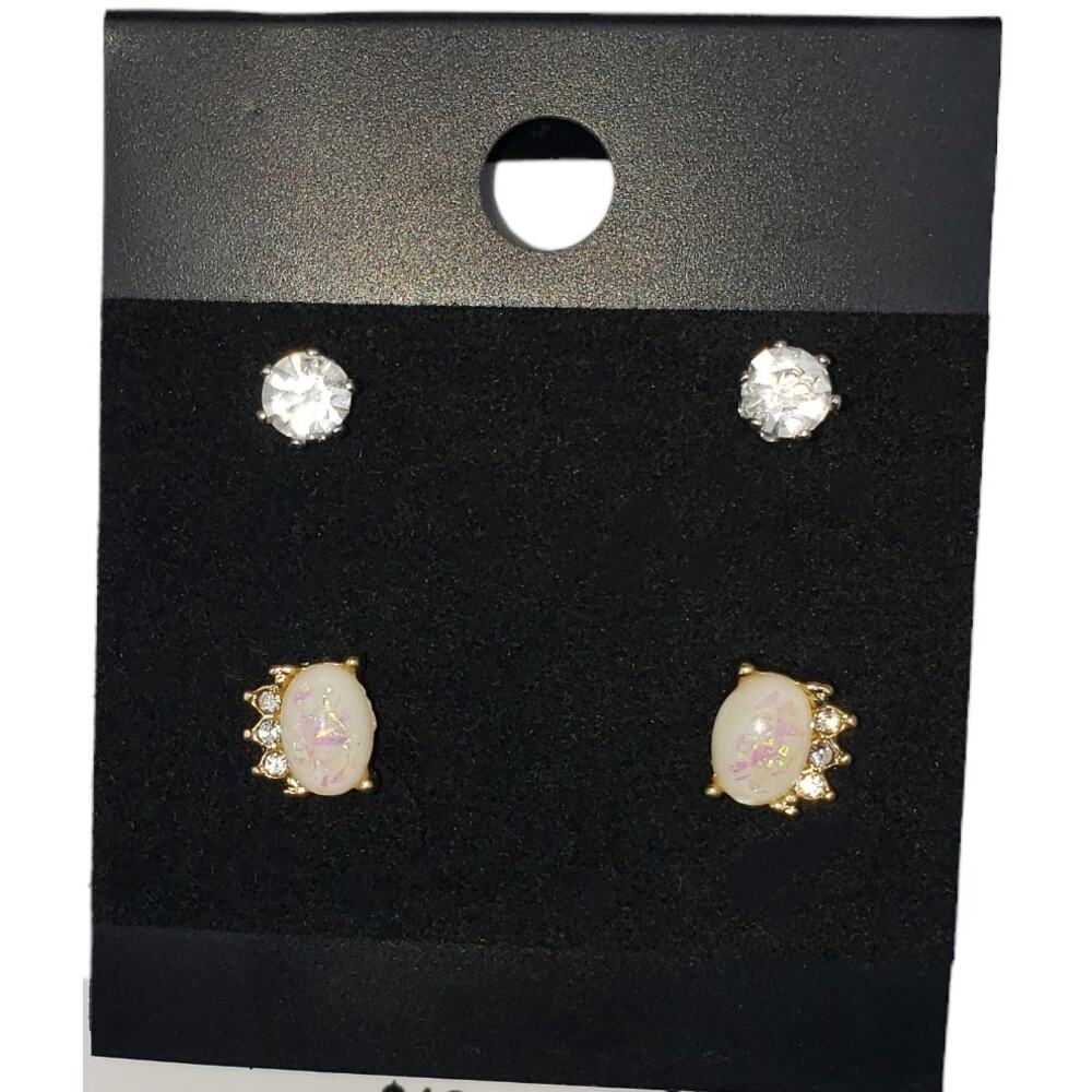 5/10 New 2 pair of rhinestone earrings